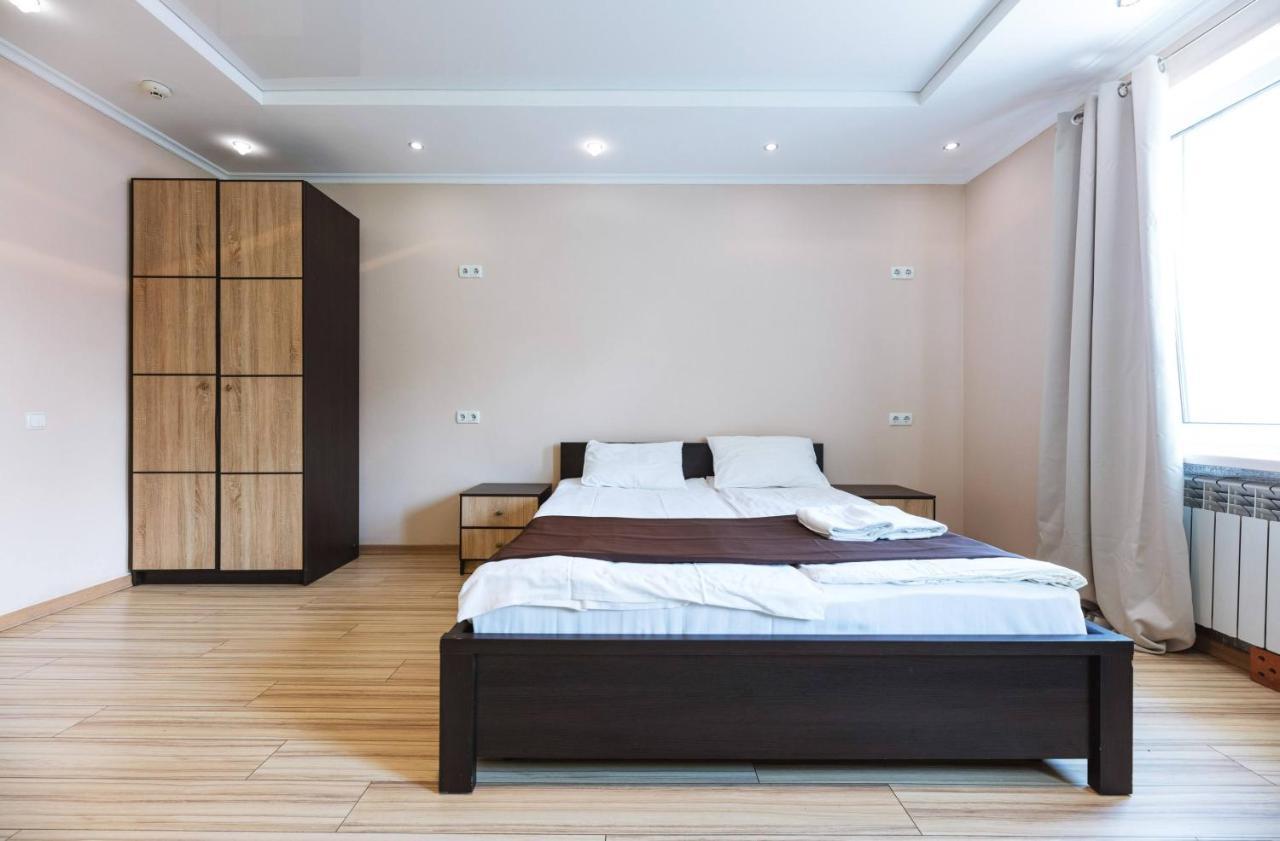 קייב Guest House "Golden Gate 911 " מראה חיצוני תמונה