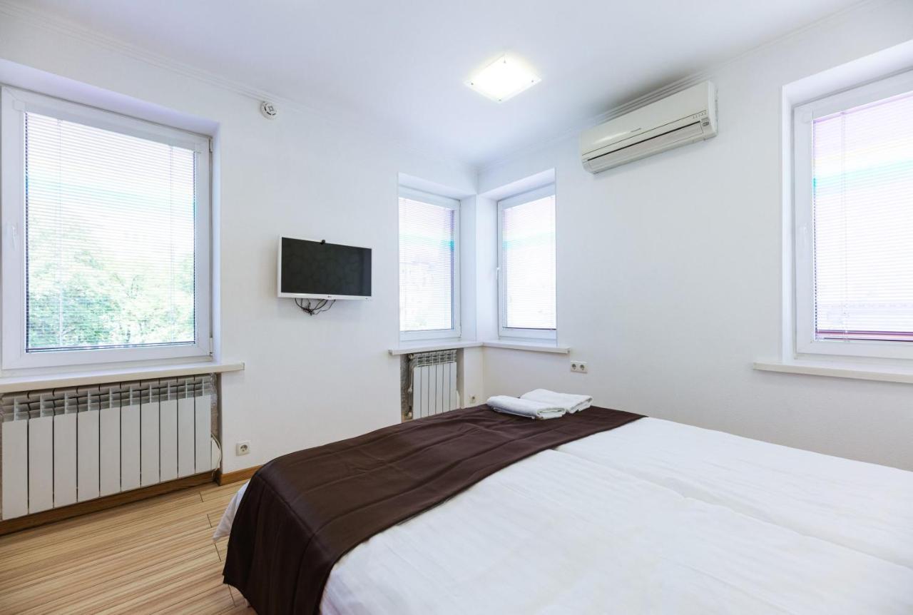 קייב Guest House "Golden Gate 911 " מראה חיצוני תמונה